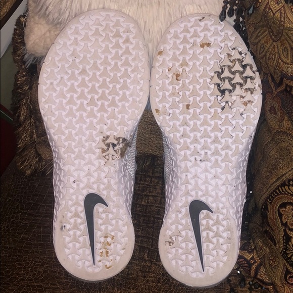Nike Metcon Flyknit Shoes - Picture 6 of 8
